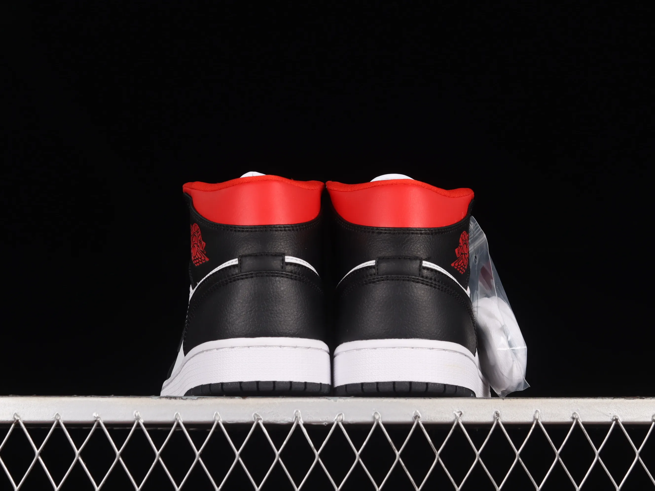 All categories Air Jordan Jordan series basketball shoes Air Jordan 1 Mid Air Jordan 1 Mid AJ1 Joe 1 is prohibited for resale Mid-top basketball shoes BQ6472-061